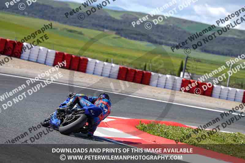 cadwell no limits trackday;cadwell park;cadwell park photographs;cadwell trackday photographs;enduro digital images;event digital images;eventdigitalimages;navarra;no limits trackdays;peter wileman photography;racing digital images;trackday digital images;trackday photos